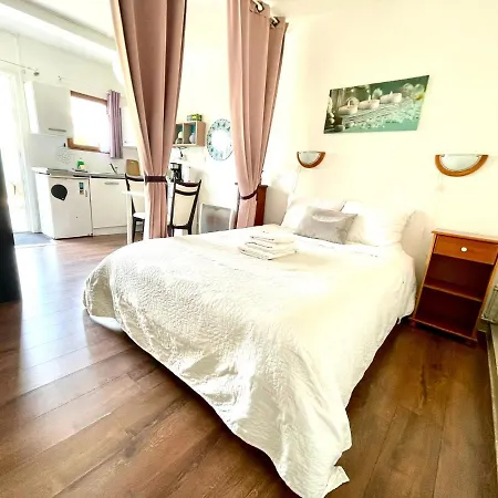 Maisontevy - 2 Chambres-4lits-terrasse-jardin & Studio-confort-climatisation- Ideale-pro-tourisme Vakantiehuis Pontault-Combault